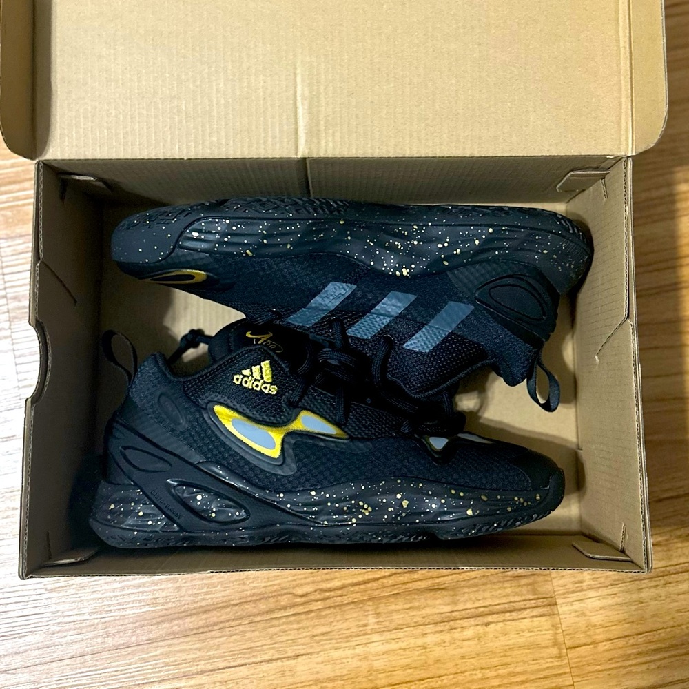 Adidas Candace Parker Exhibit A Sneakers - women’s - NWOT